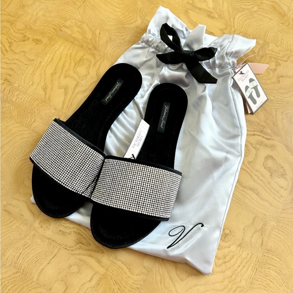 NWT Victoria’s Secret Rhinestone Black Velvet Slippers Slides Size 6 - 7 - Picture 2 of 5